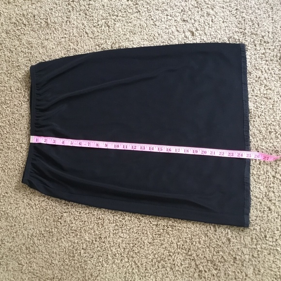 Vintage Y2K Black Pencil Skirt—Lacy Hem Back Slit - Picture 5 of 7